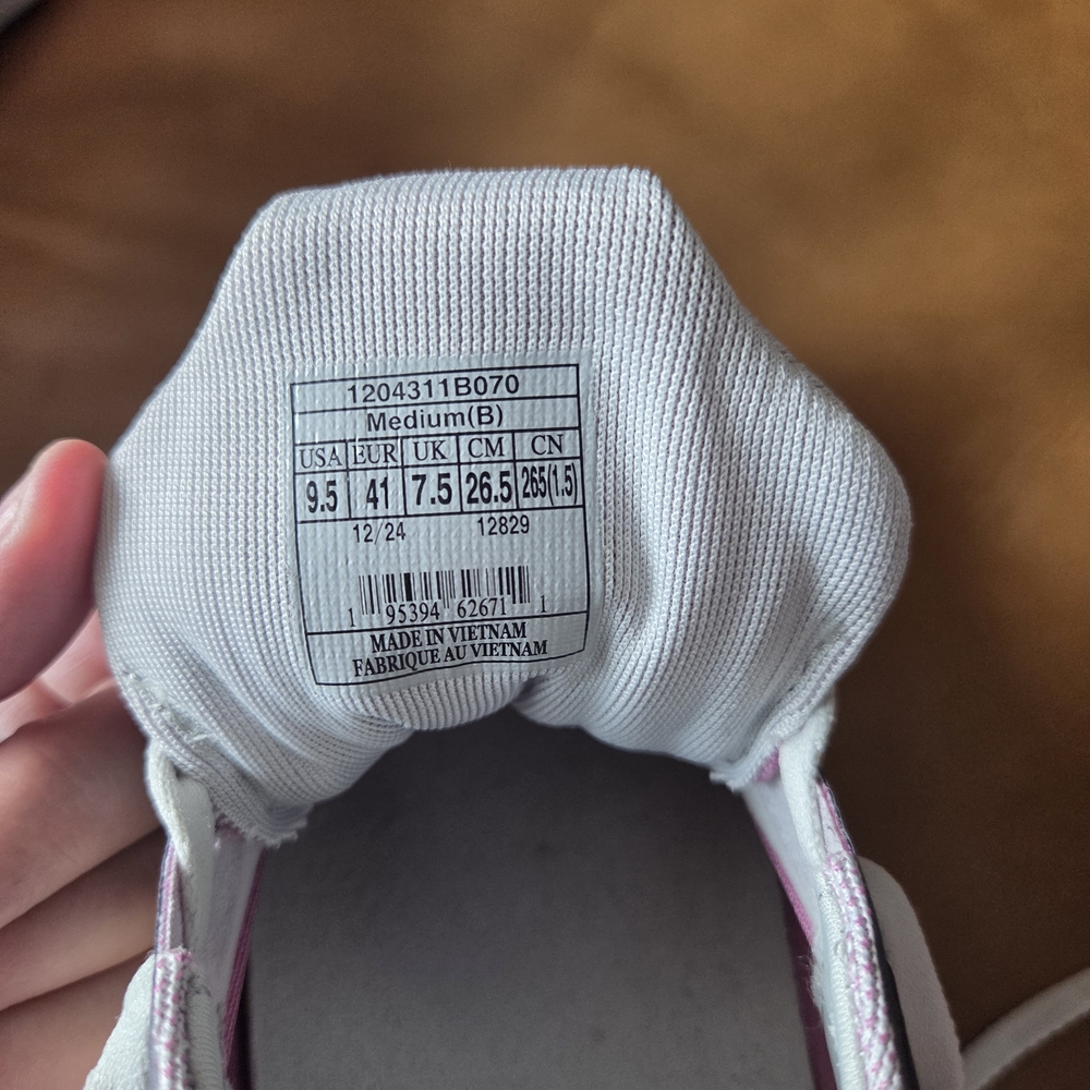 SOLD!!!!!!Nautica Chiatica White and Sage Green Women's Sneakers - Picture 2 of 8